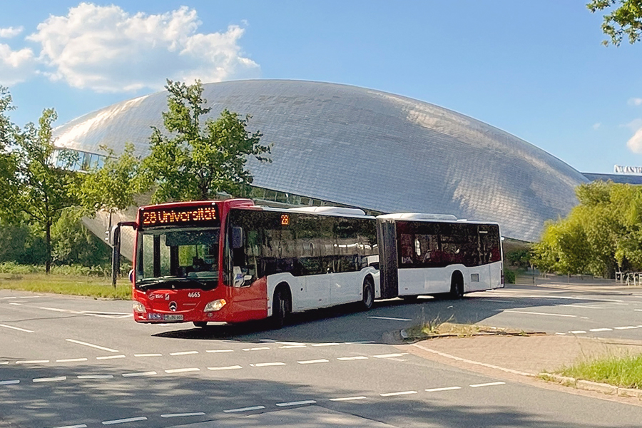 Bus vor dem Universum Bremen